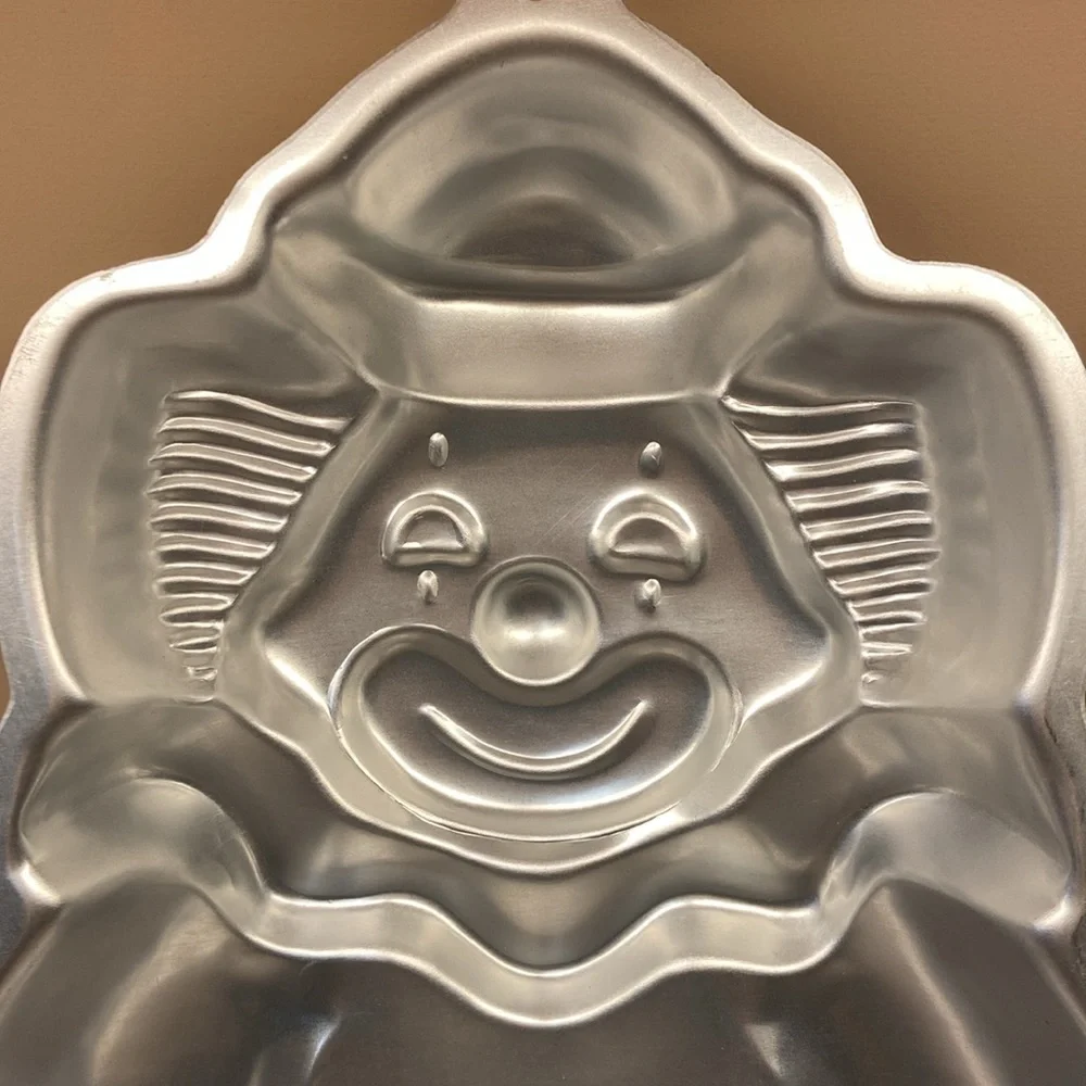 Vintage/Retired 1986 Wilton Circus Clown Aluminum Cake Pan Wilton 2105-9401